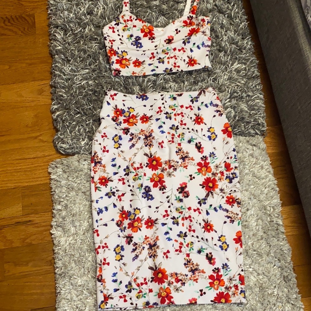 Matching flower set - Picture 5 of 9
